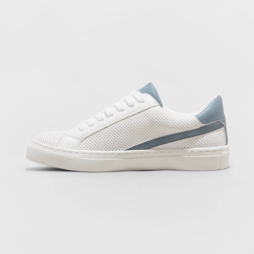 Cute white sneakers. So comfy! Worn twice. Runs large, normally size 9